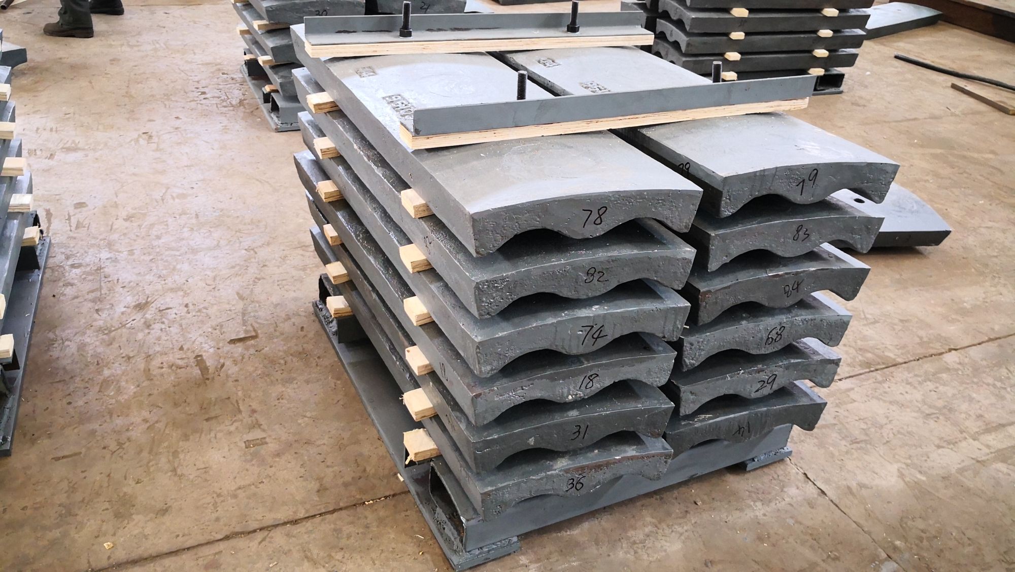 磨机衬板顺利发货